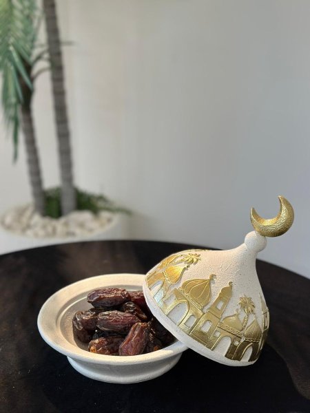 مضايف رمضان منظر هلال مع غطاء